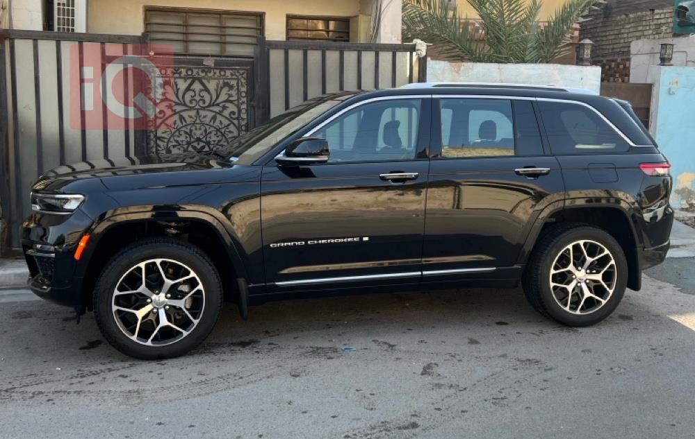 جیپ گراند شیرۆکی